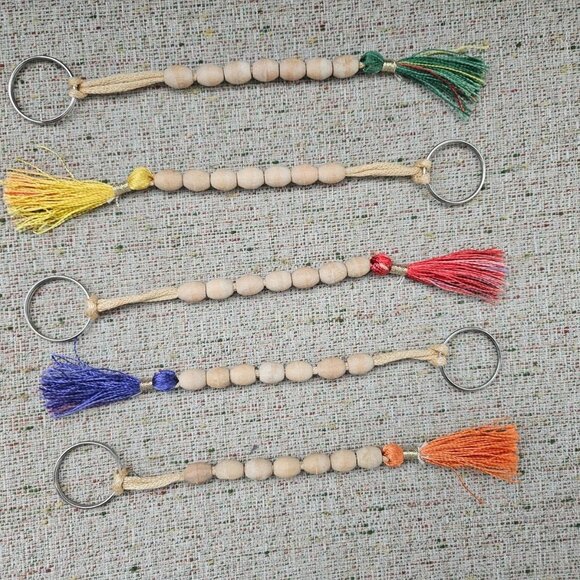 Lot of 5 Keychains Real Wood Beads Keys Holder Handmade Keyrings New - Picture 7 of 10